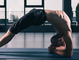 El ejercicio de puente aumenta la potencia mediante la estimulación natural de la próstata